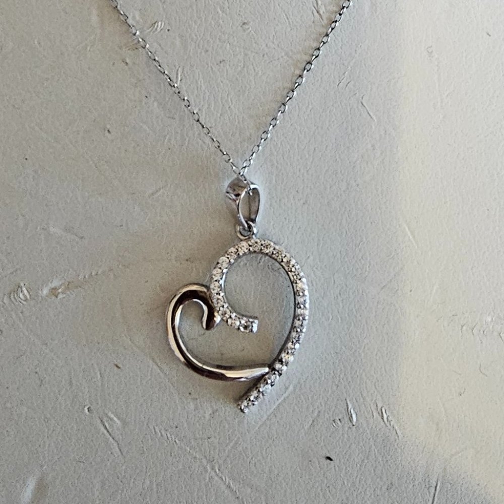 18" Necklace 925 "diamond" white stones Heart Pendant